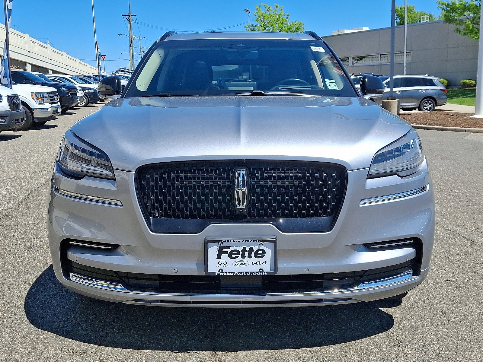 Used 2023 Lincoln Aviator Reserve w/ Equipment Group 201A AWD/4WD image 2