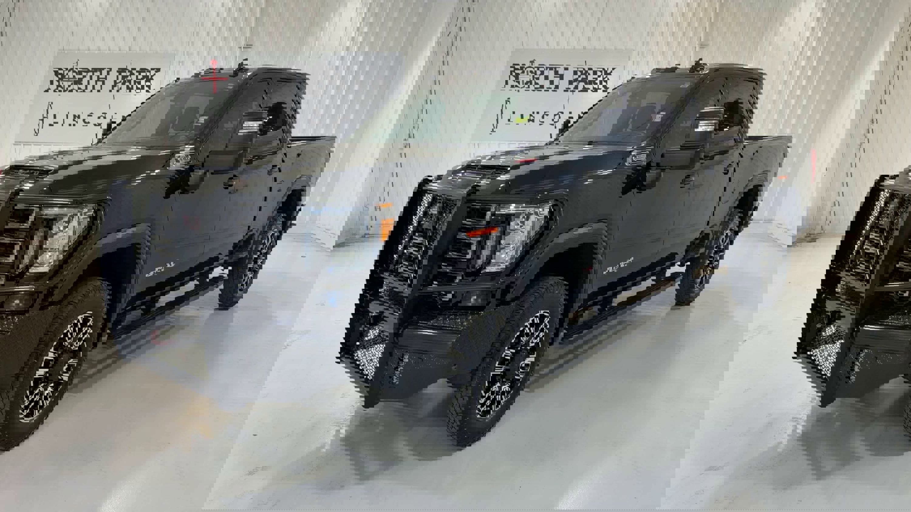 Used 2020 GMC Sierra 2500 AT4 w/ AT4 Premium Package image 5