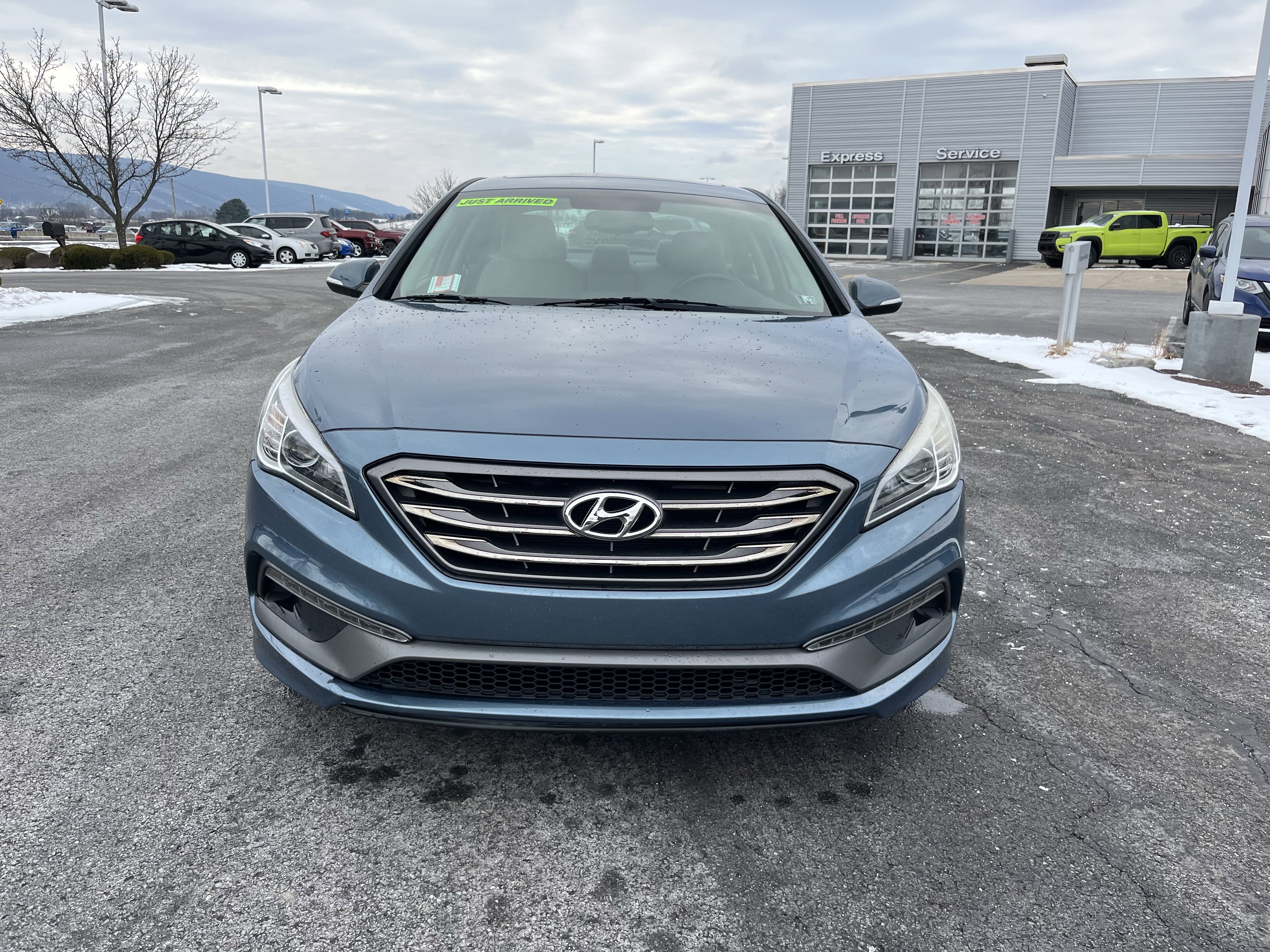 Used 2017 Hyundai Sonata Sport w/ Value Edition Package 02 image 9