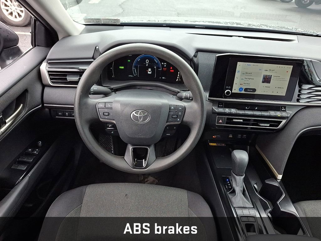 Used 2025 Toyota Camry LE image 14