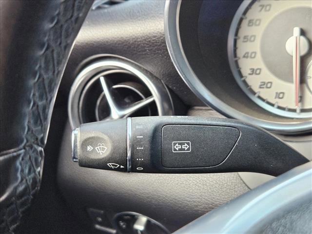 Used 2015 Mercedes-Benz SLK 350 image 18