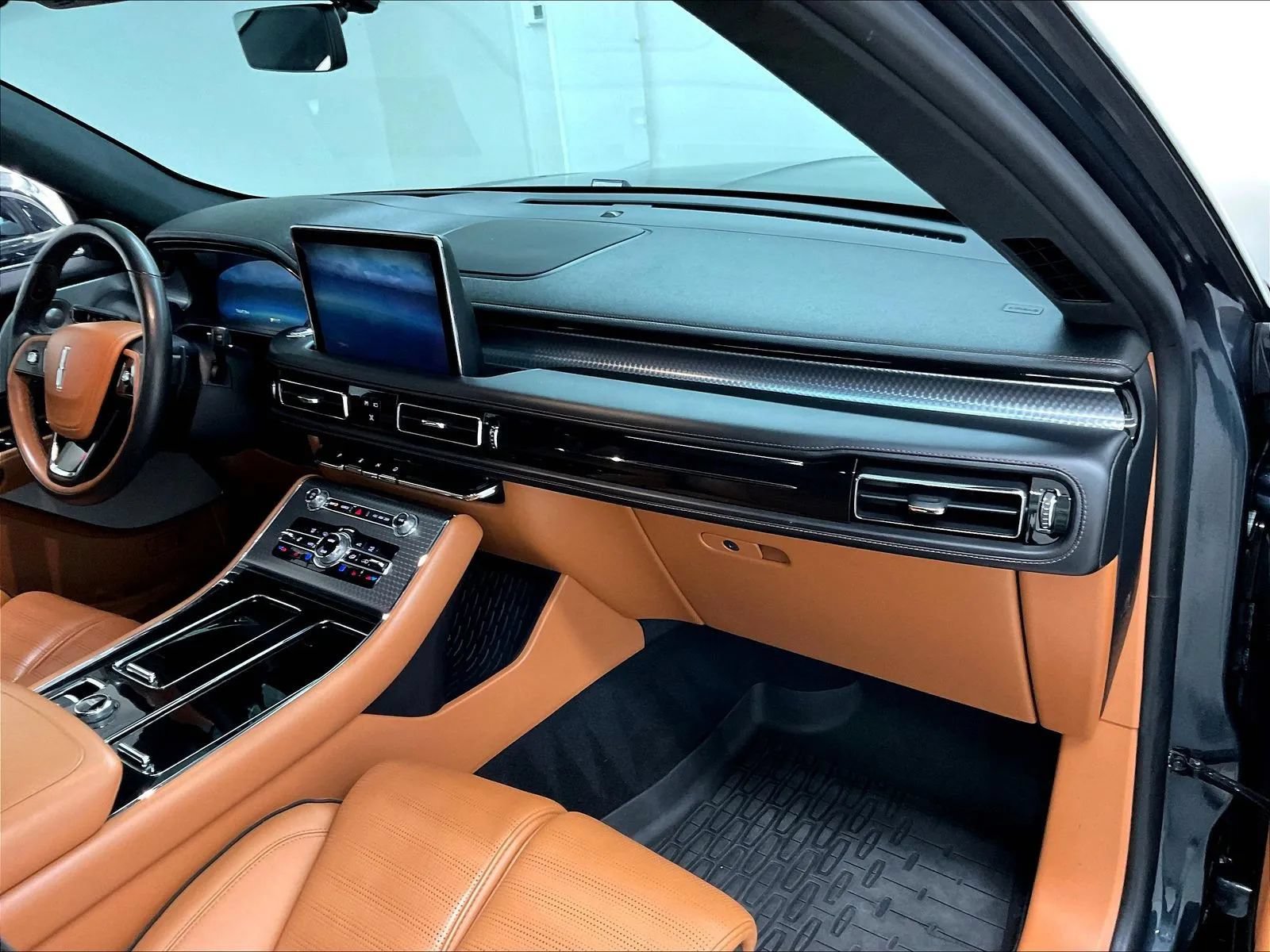 Used 2020 Lincoln Aviator Black Label w/ Dynamic Handling Package AWD/4WD image 12