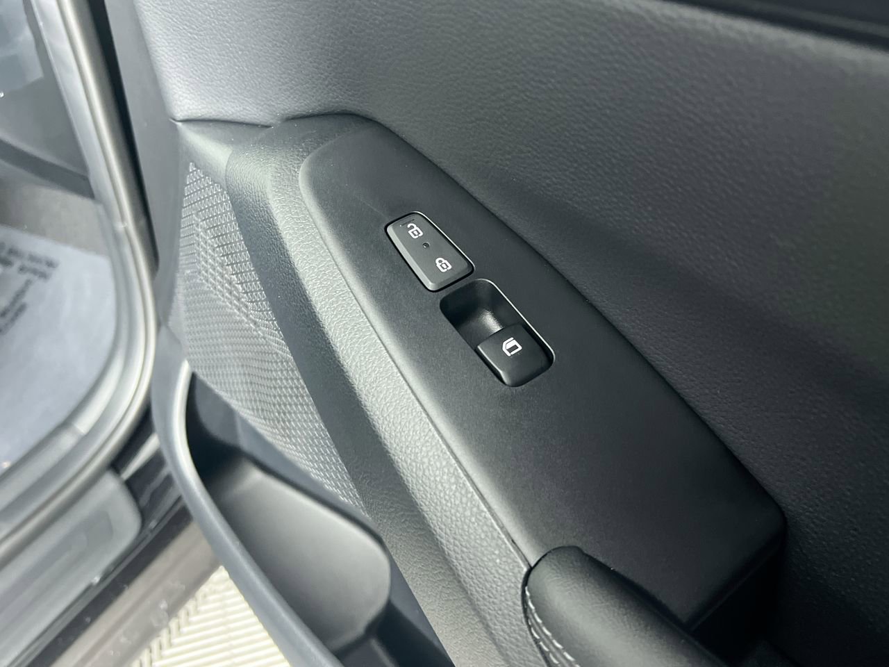 New 2026 Kia Seltos S image 32