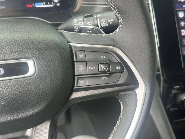 Used 2023 Jeep Grand Cherokee L Laredo AWD/4WD image 23