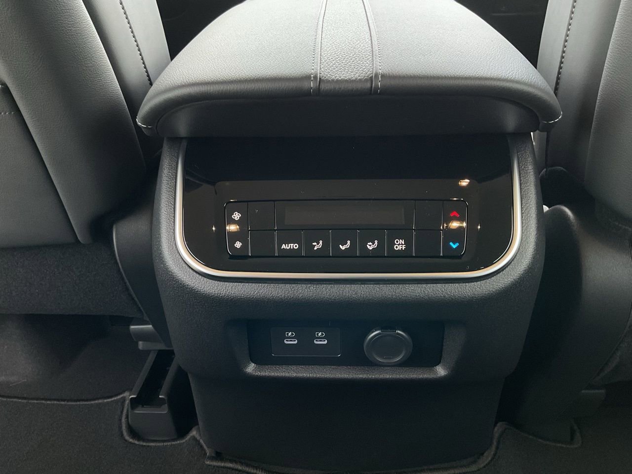 New 2026 Nissan Armada SV image 22