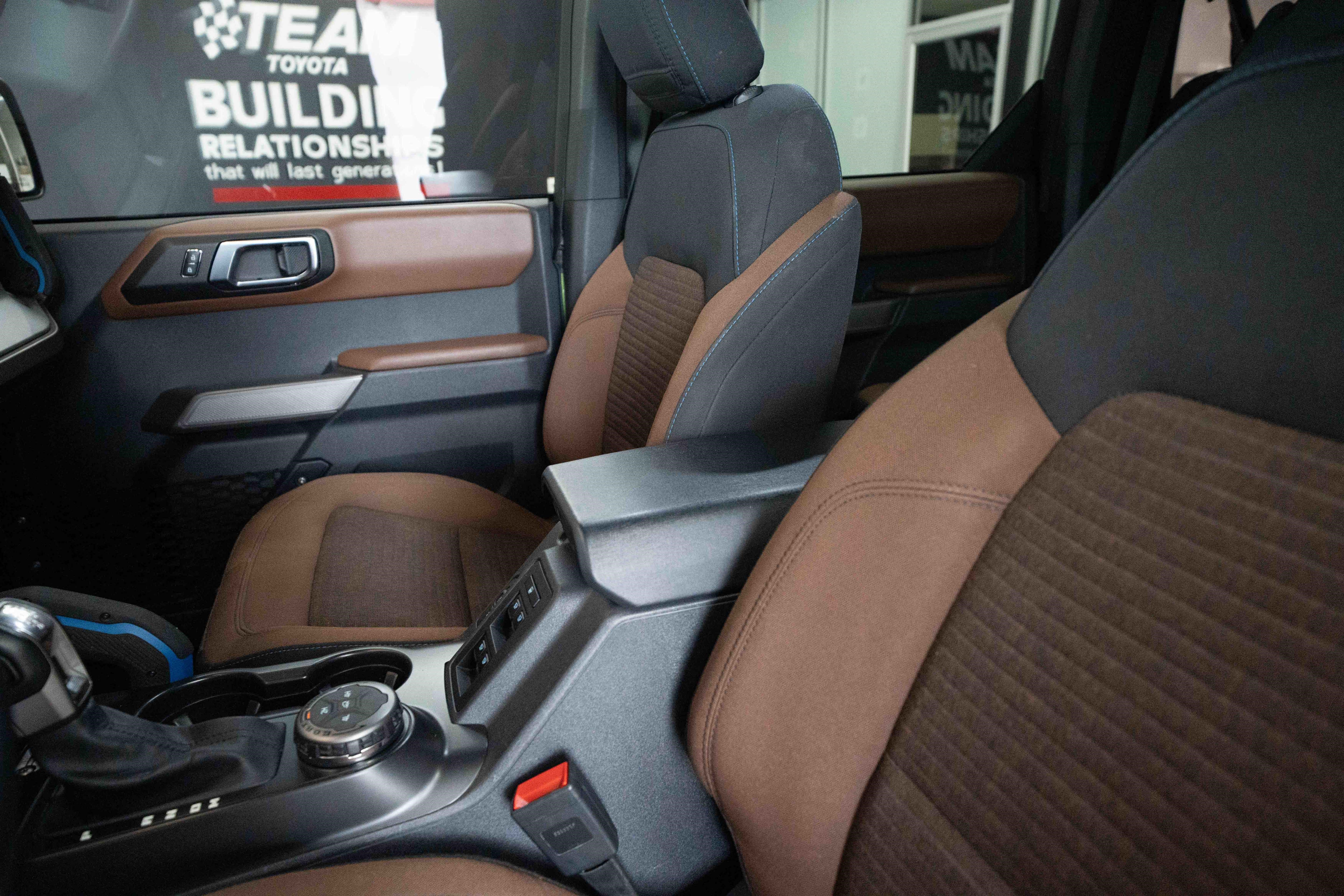 Used 2023 Ford Bronco Outer Banks AWD/4WD image 9