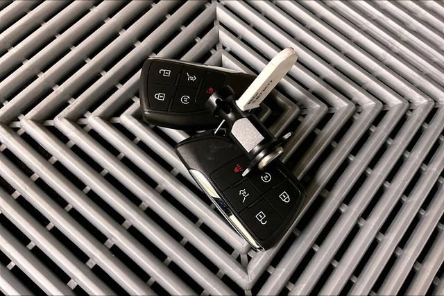 Used 2025 GMC Acadia AT4 w/ LPO, Floor Liner Package image 12