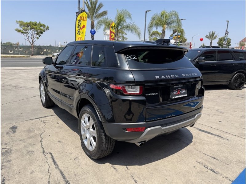 Used 2018 Land Rover Range Rover Evoque SE AWD/4WD image 54