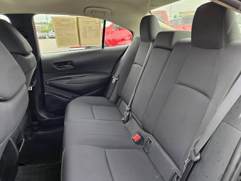 Used 2022 Toyota Corolla LE FWD image 27