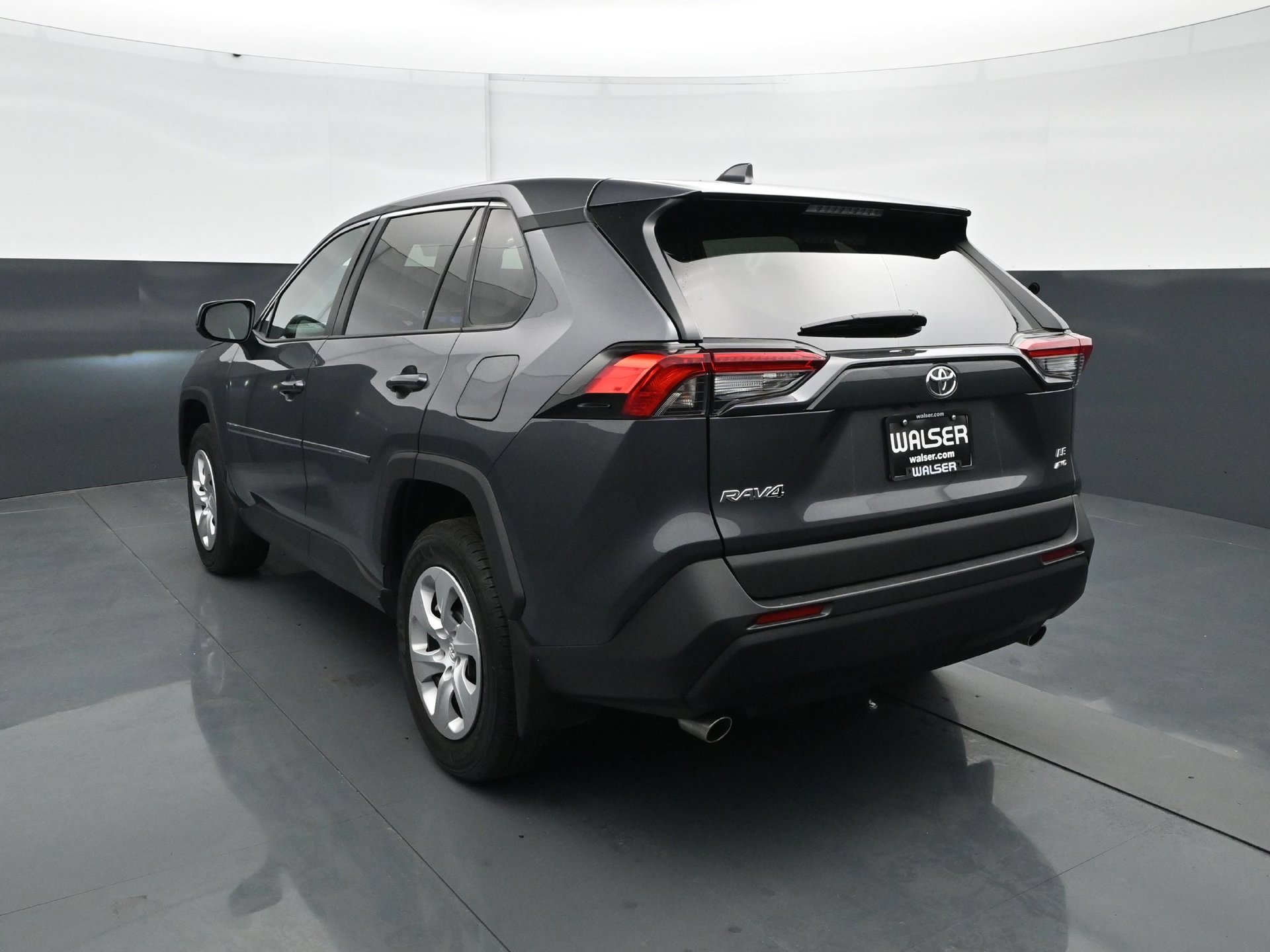 Used 2024 Toyota RAV4 LE AWD/4WD image 4