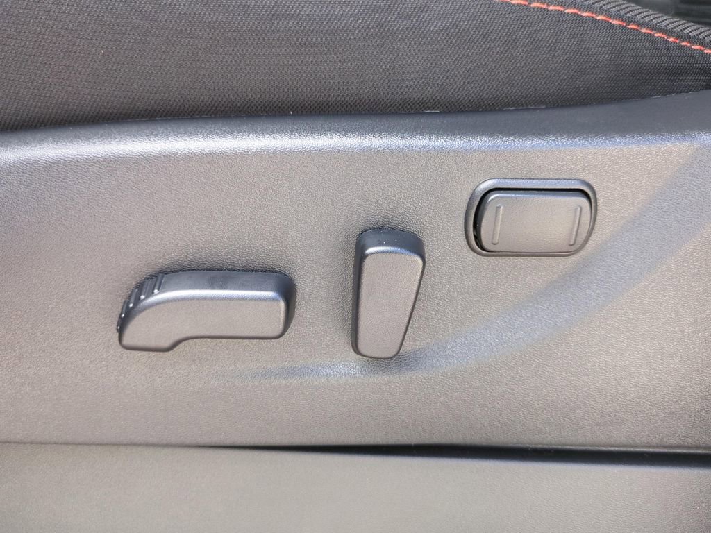 Certified 2025 Nissan Frontier PRO-4X w/ Interior Protection Package image 17