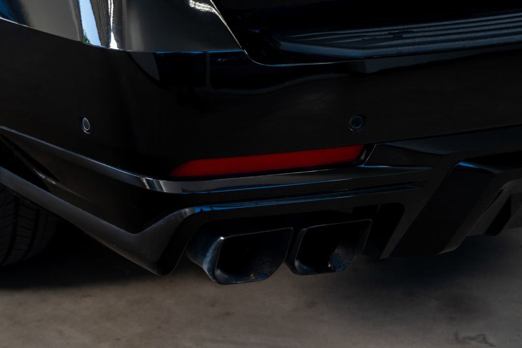 Used 2025 Cadillac Escalade V image 17