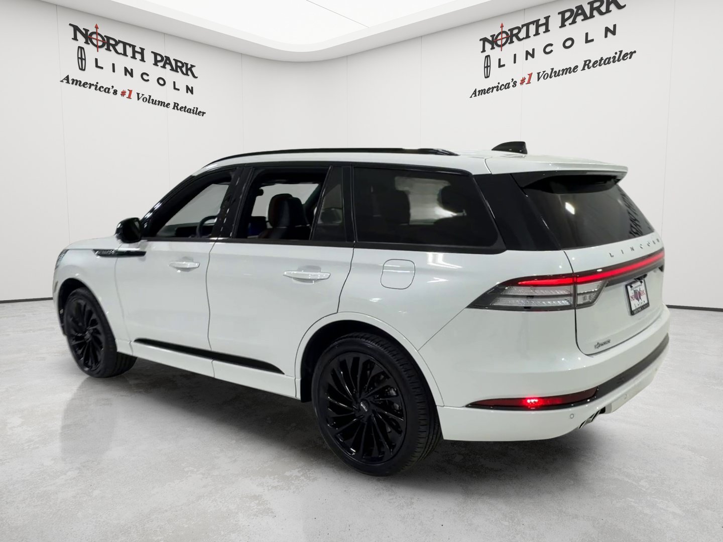 New 2026 Lincoln Aviator Reserve AWD/4WD image 3