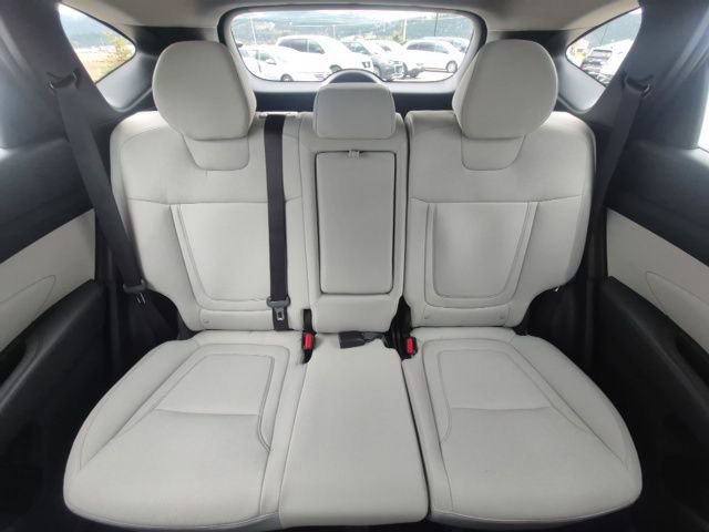 New 2026 Hyundai Tucson SE image 18