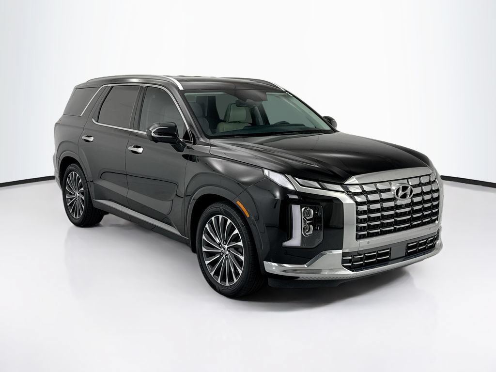 Used 2023 Hyundai Palisade Calligraphy FWD image 3