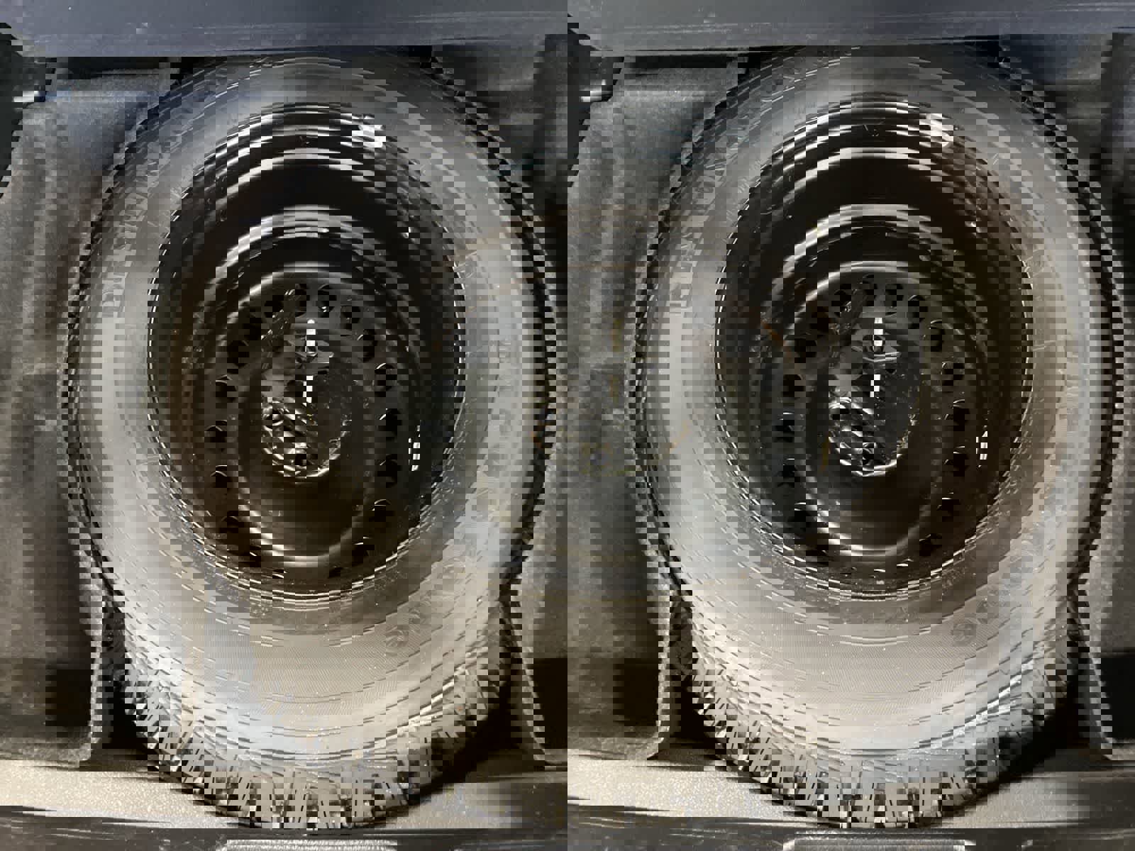 Used 2021 Jeep Cherokee Trailhawk w/ Comfort & Convenience Group image 31