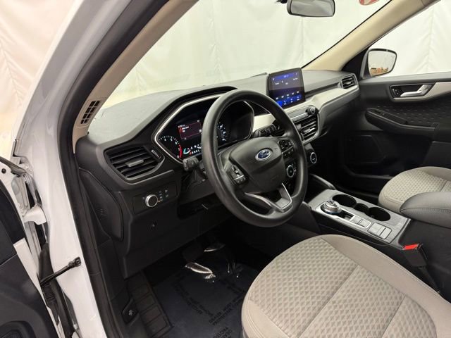 Used 2020 Ford Escape SE image 13
