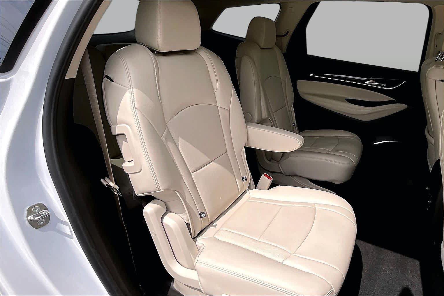 Used 2024 Buick Enclave Essence FWD image 35
