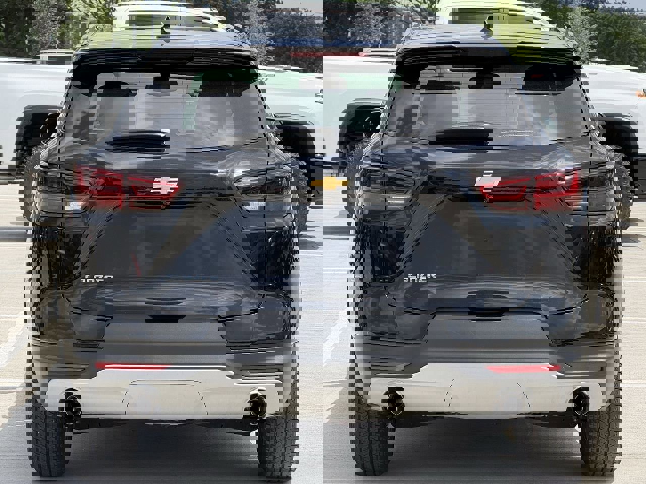 Used 2023 Chevrolet Blazer LT w/ Convenience Package FWD image 5