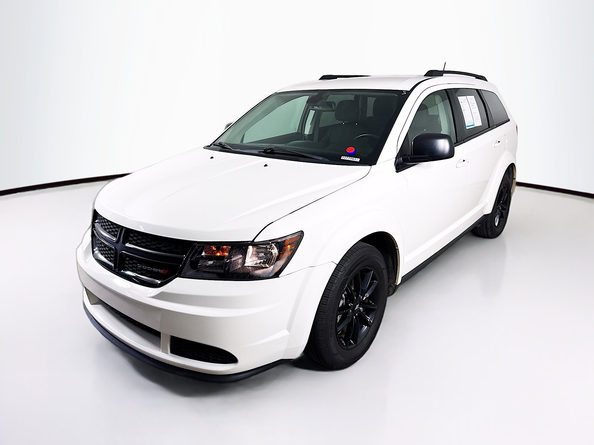 Used 2020 Dodge Journey SE w/ SE Popular Equipment Group image 4