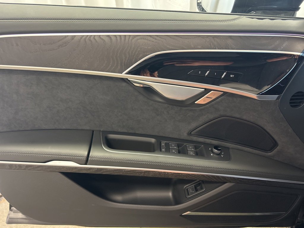New 2025 Audi A8 L 3.0T image 4