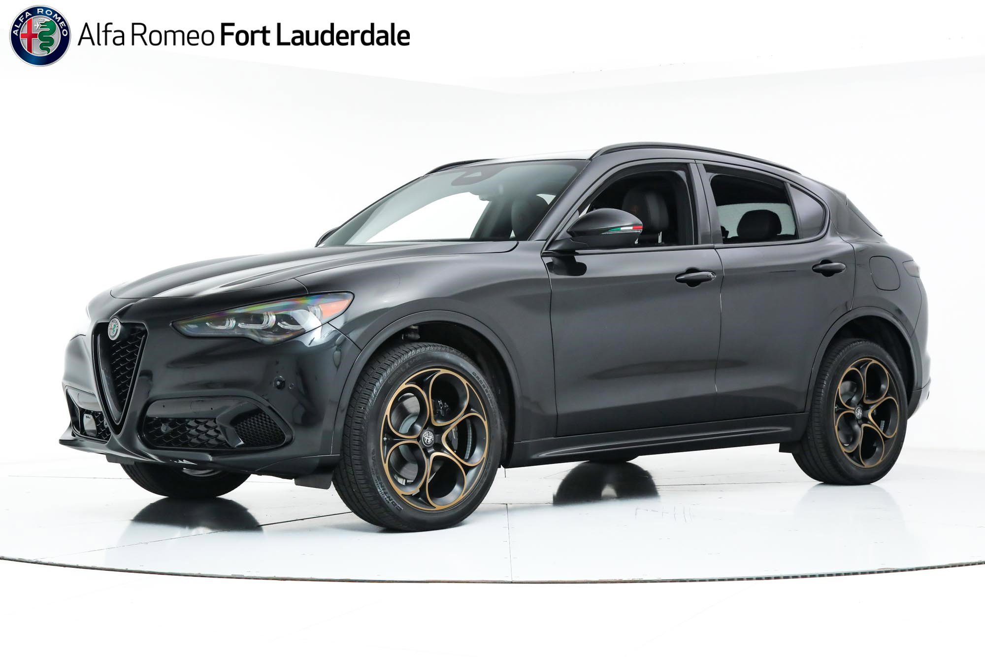 New 2025 Alfa Romeo Stelvio Sprint image 1