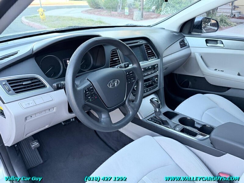 Used 2016 Hyundai Sonata SE FWD image 12