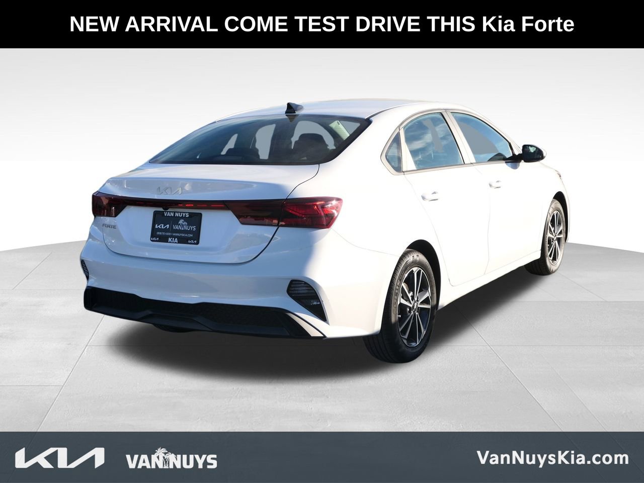 Used 2024 Kia Forte LXS image 2