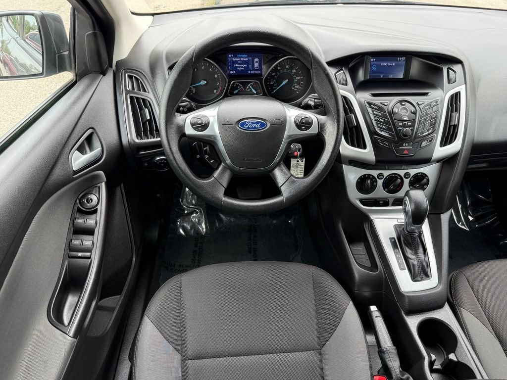 Used 2014 Ford Focus SE FWD image 24