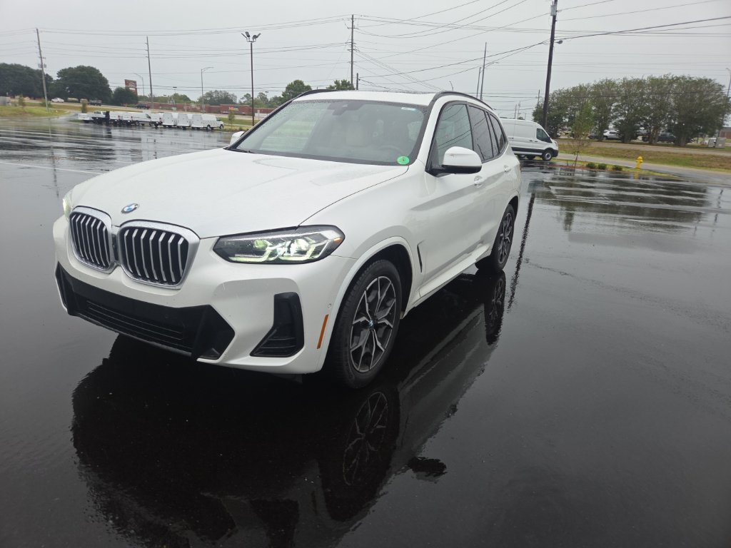 Used 2024 BMW X3 sDrive30i w/ Premium Package RWD image 3