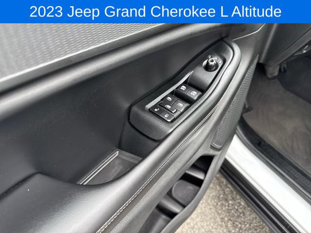 Used 2023 Jeep Grand Cherokee L Laredo AWD/4WD image 16