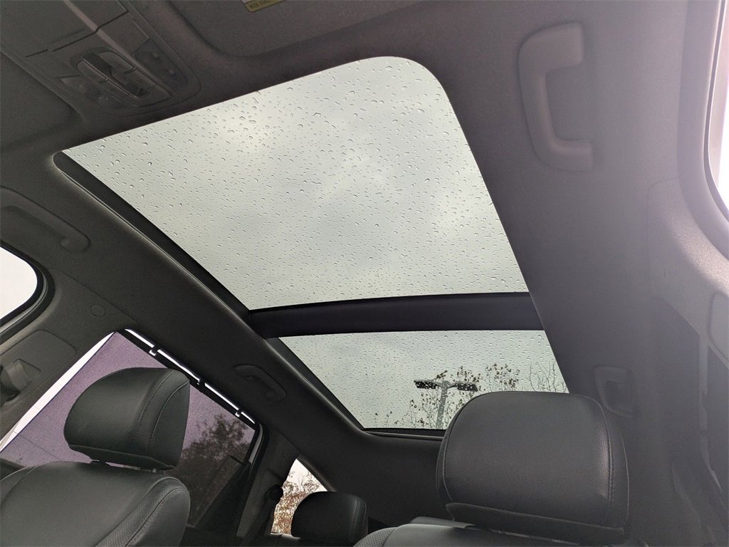 Used 2019 Hyundai Santa Fe Limited image 16