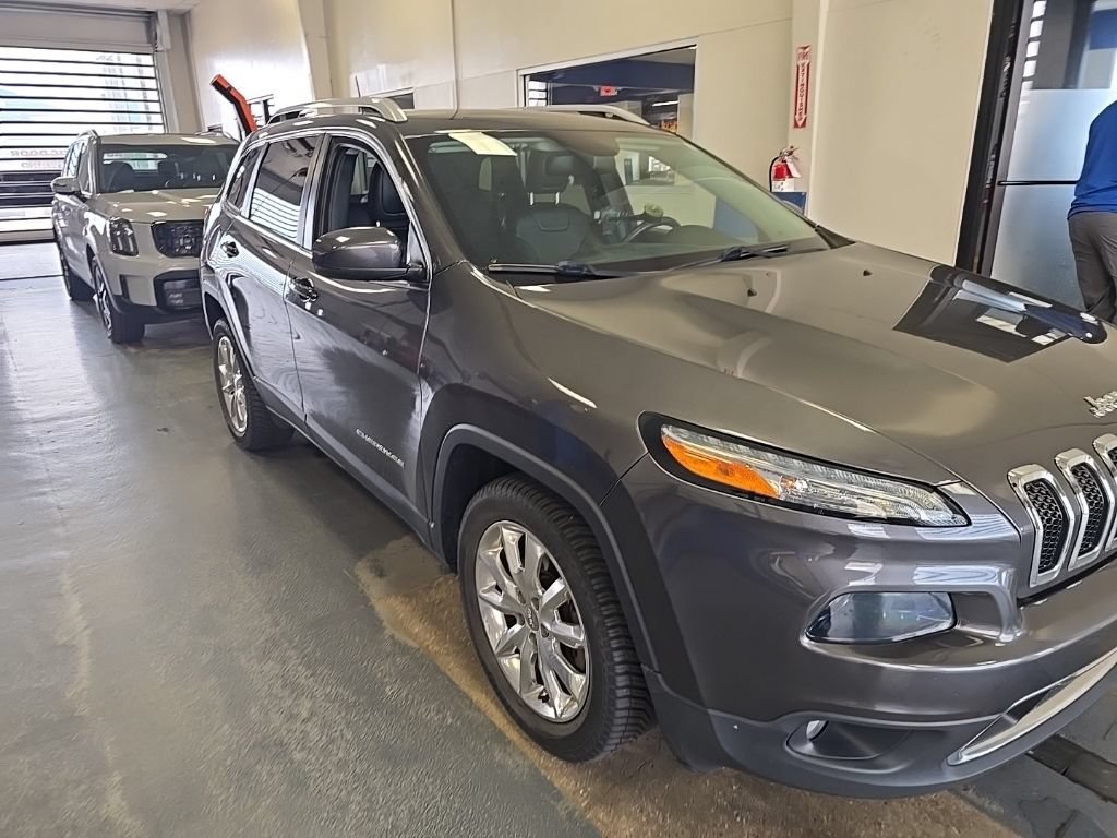 Used 2016 Jeep Cherokee Limited FWD image 1