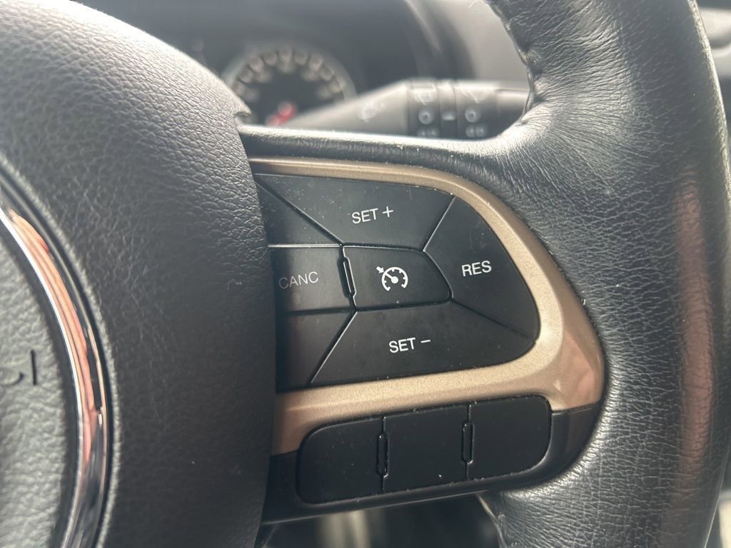 Used 2016 Jeep Renegade 75th Anniversary AWD/4WD image 25