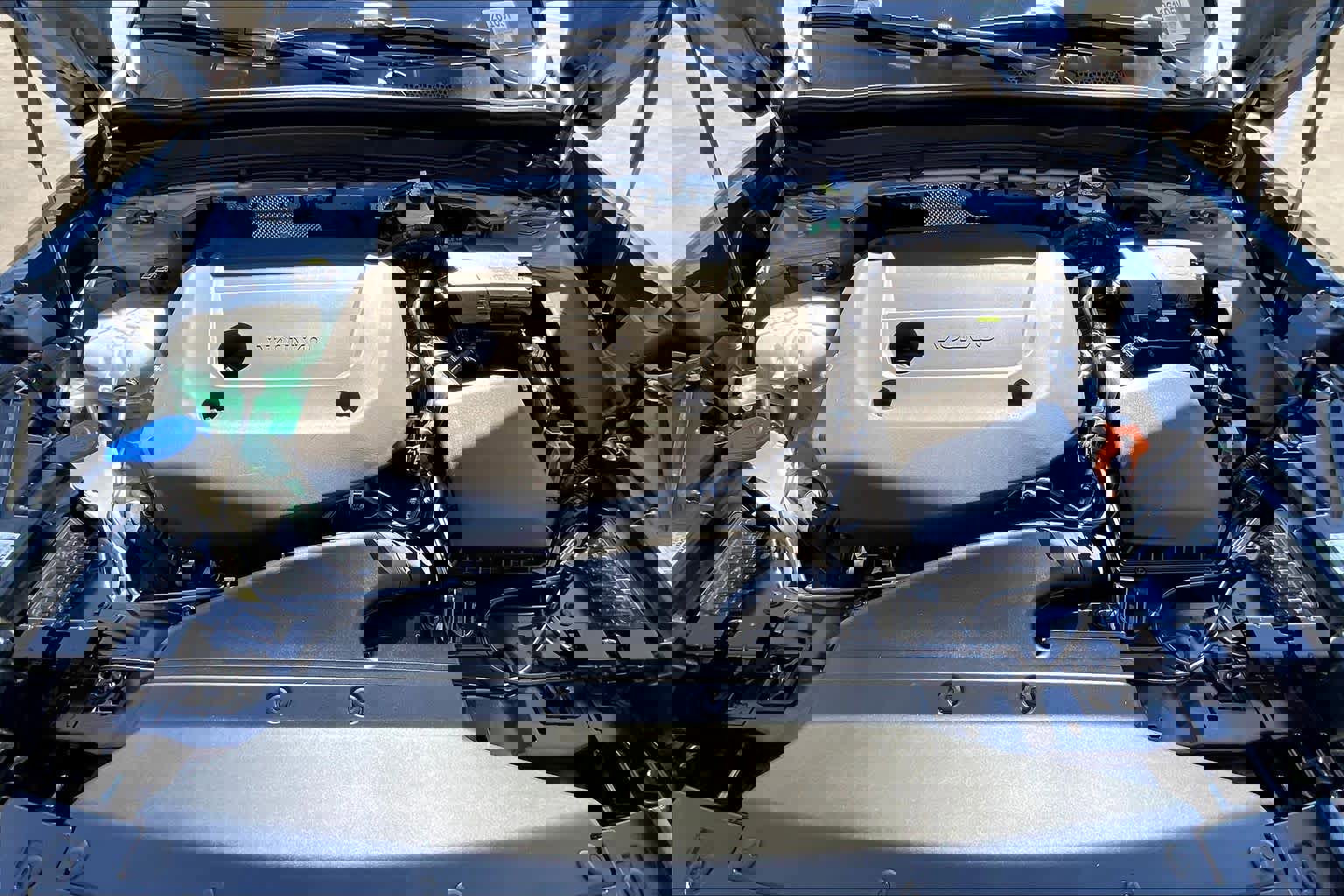 New 2026 Volvo XC40 B5 Ultra w/ Climate Package image 13