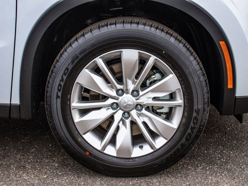 New 2026 Mitsubishi Outlander ES AWD/4WD image 7