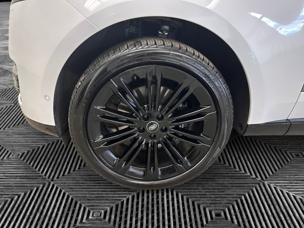 Used 2024 Land Rover Range Rover Long Wheelbase SE image 14