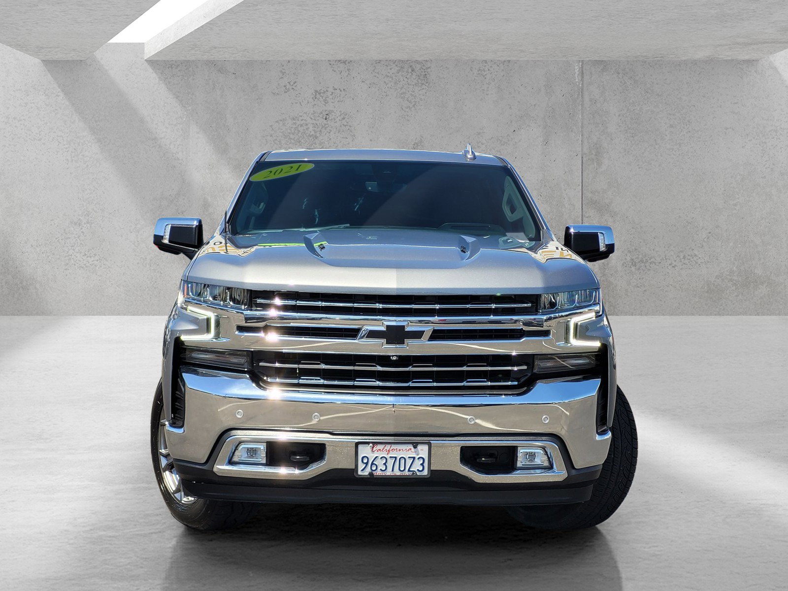 Used 2021 Chevrolet Silverado 1500 LTZ w/ LTZ Premium Package AWD/4WD image 2