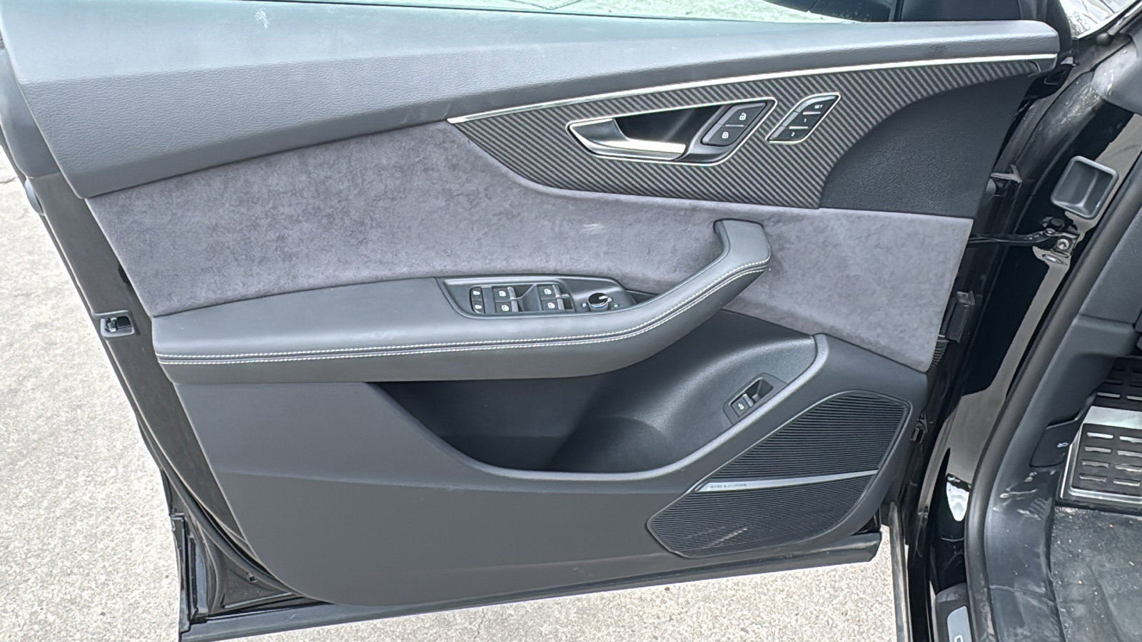 New 2025 Audi SQ8 Premium Plus image 12