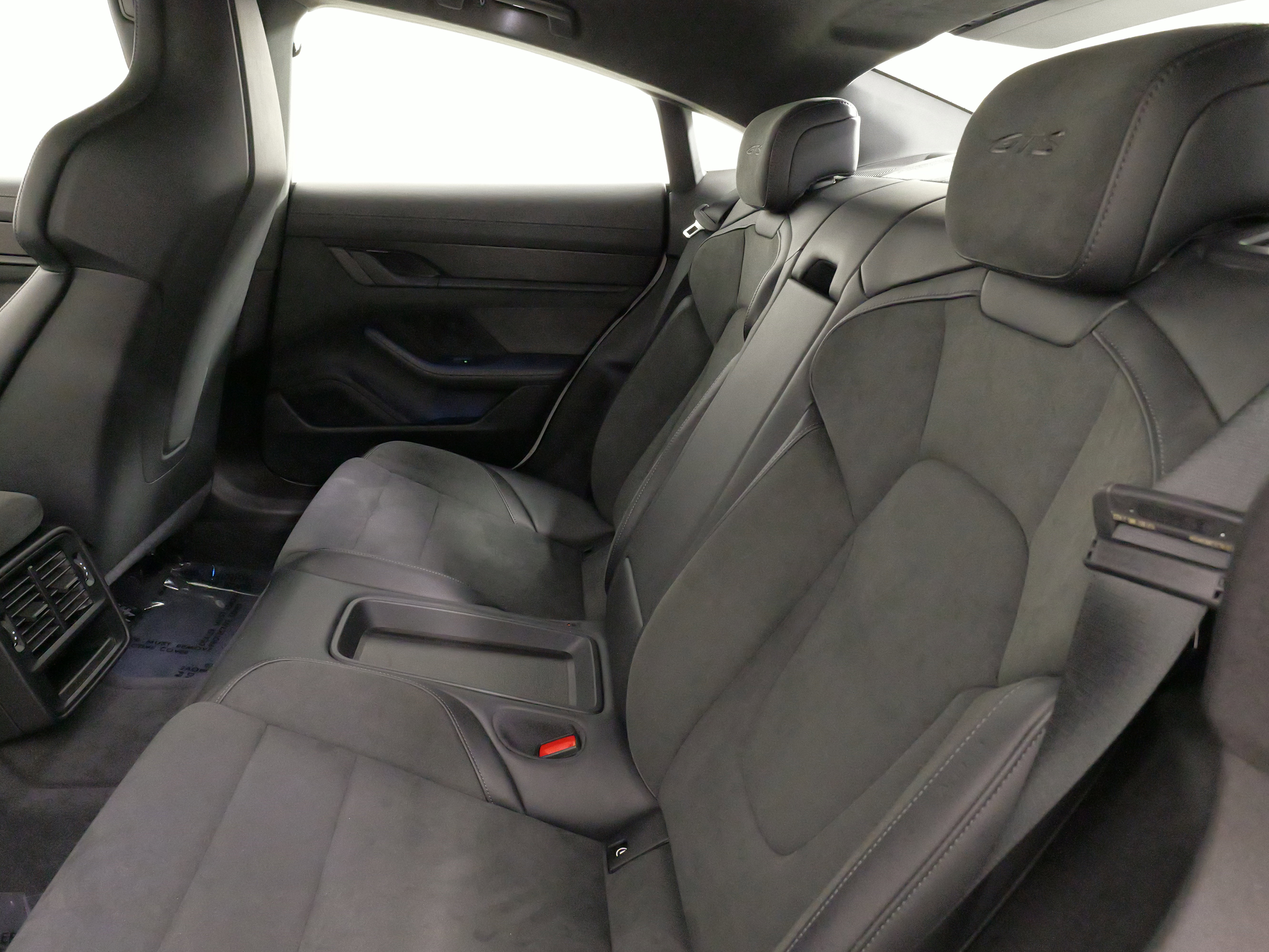 Used 2023 Porsche Taycan GTS image 35