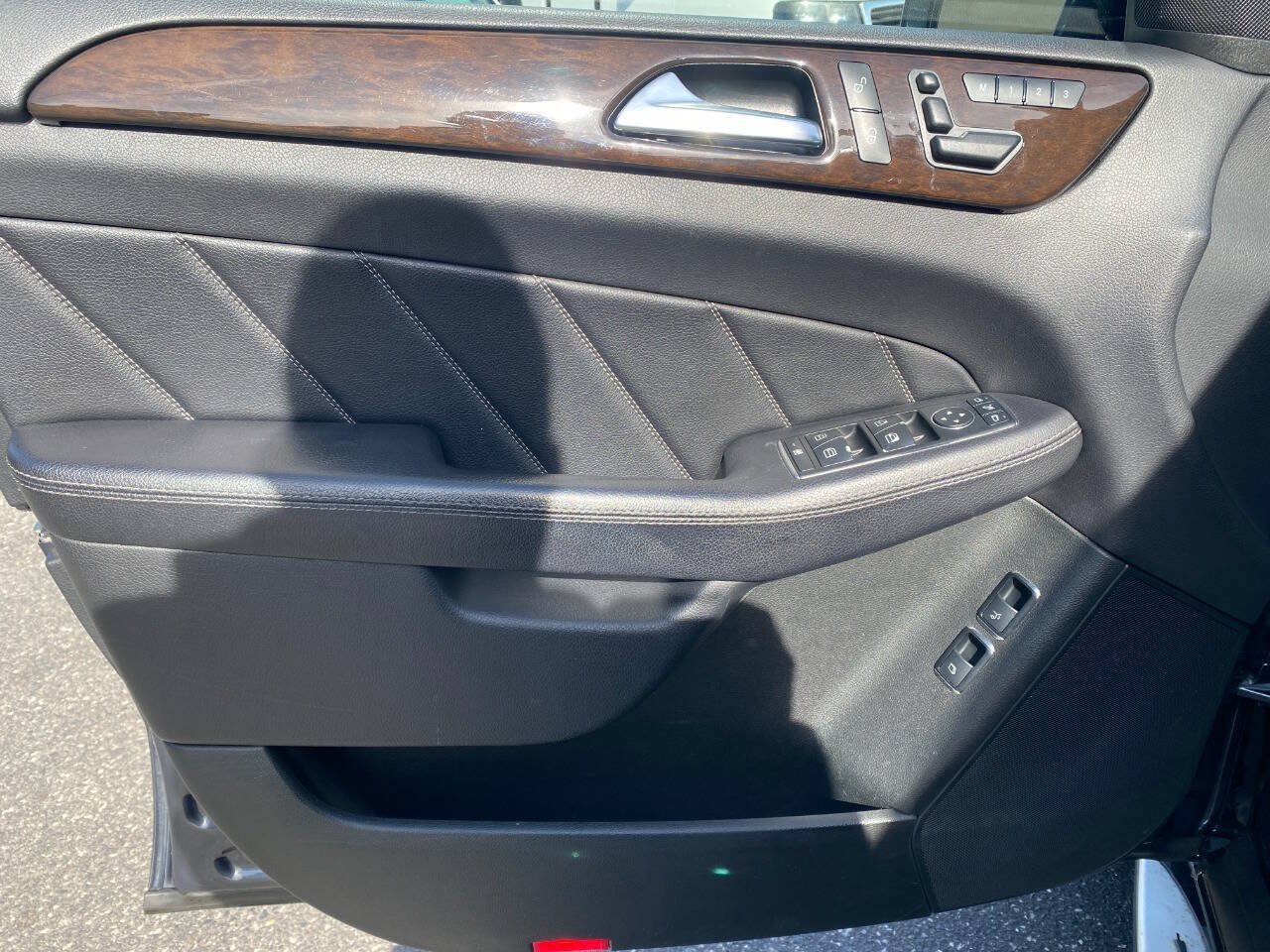 Used 2015 Mercedes-Benz GL 450 4MATIC image 11