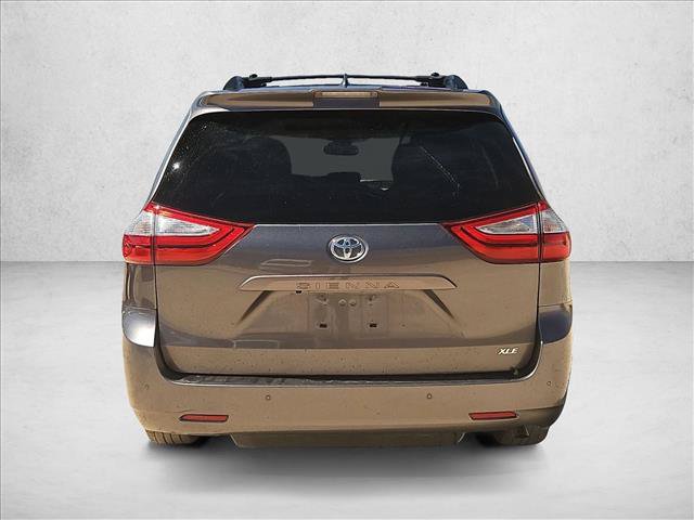 Used 2018 Toyota Sienna XLE w/ XLE Navigation Package FWD image 7