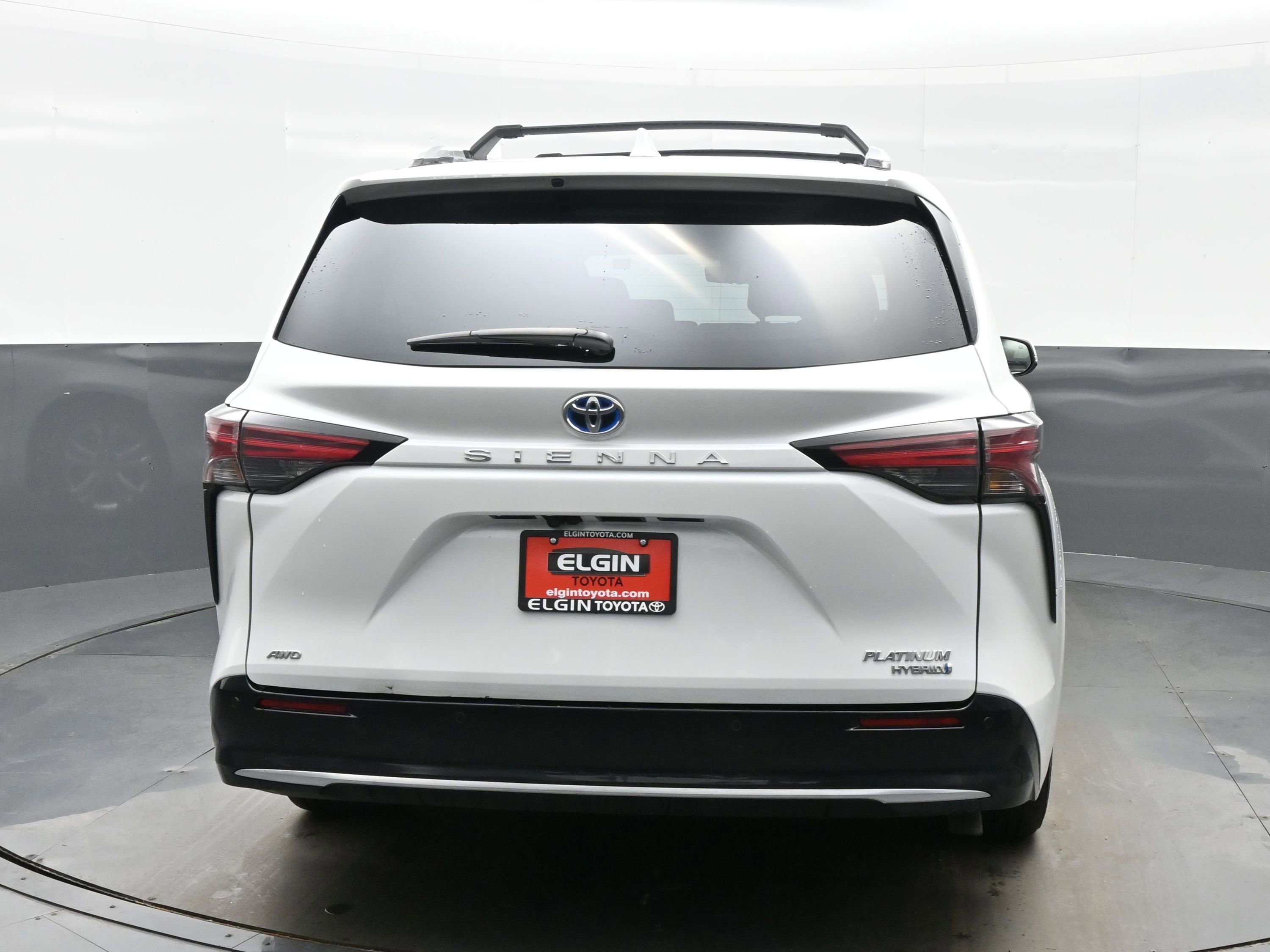 Used 2024 Toyota Sienna Platinum image 5