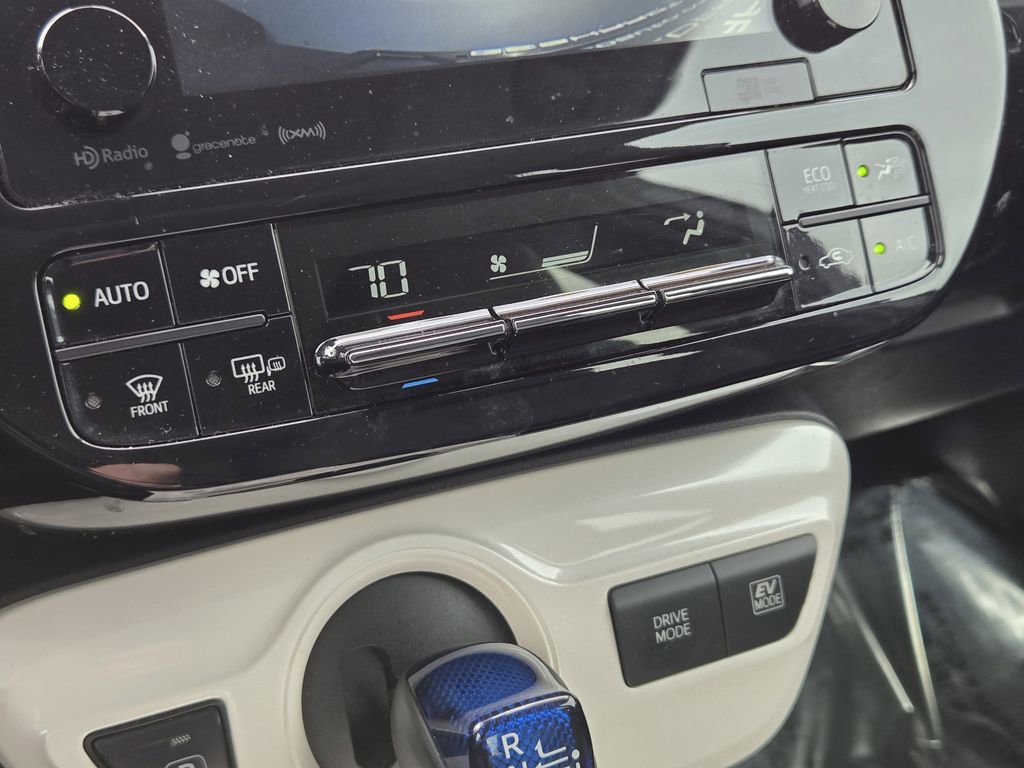 Used 2016 Toyota Prius Four w/ Advanced Technology Package image 20