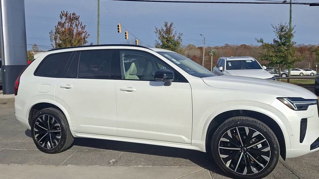 New 2026 Volvo XC90 B6 Ultra w/ Lounge Package image 6