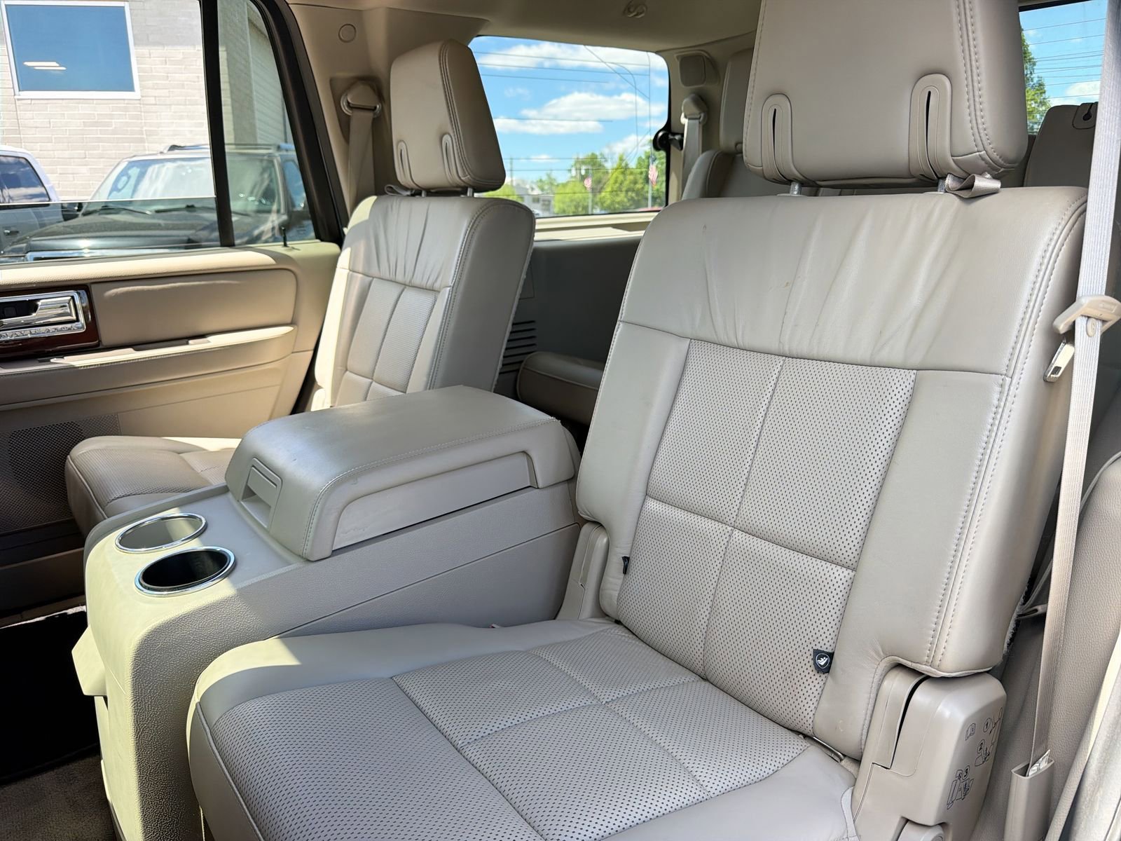 Used 2013 Lincoln Navigator 4WD w/ HD Trailer Tow Pkg image 24