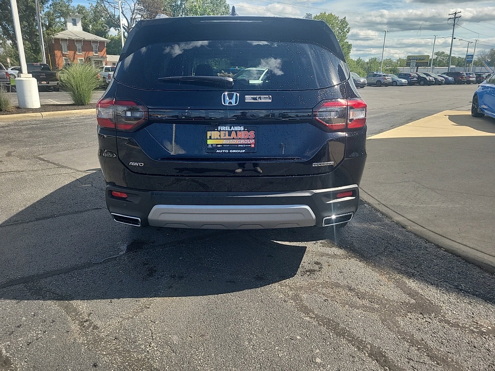 New 2025 Honda Pilot Touring image 6