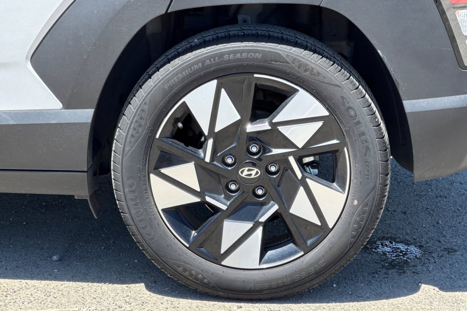 Used 2025 Hyundai Kona SEL FWD image 32