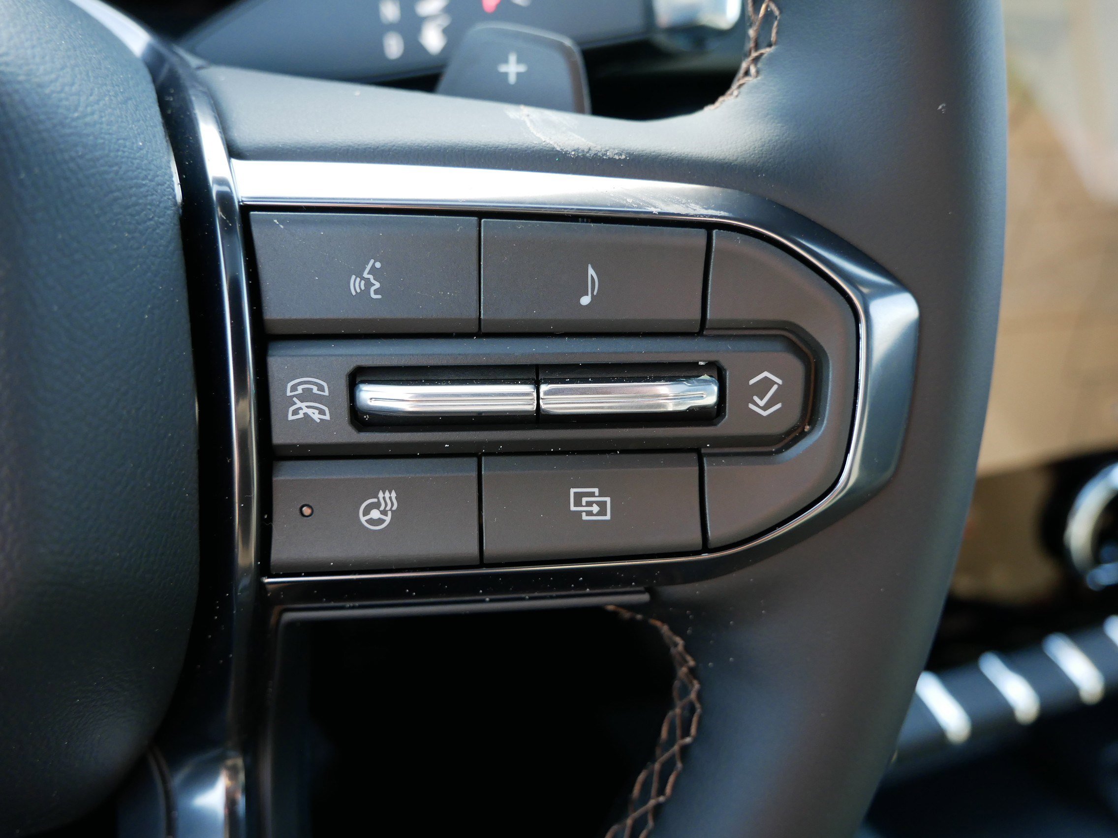 New 2026 GMC Acadia AT4 w/ Luxury Package image 24