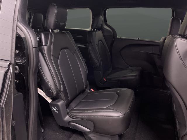 New 2026 Chrysler Pacifica Select w/ S Appearance Package image 30
